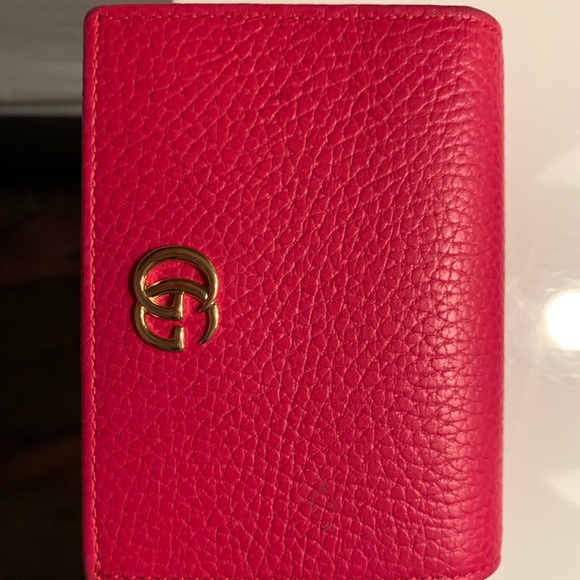 Gucci Handbags - Gucci Wallet